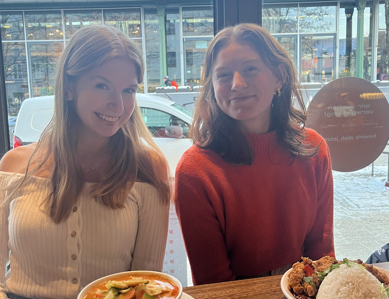 2 girls at a restaurant in Munich